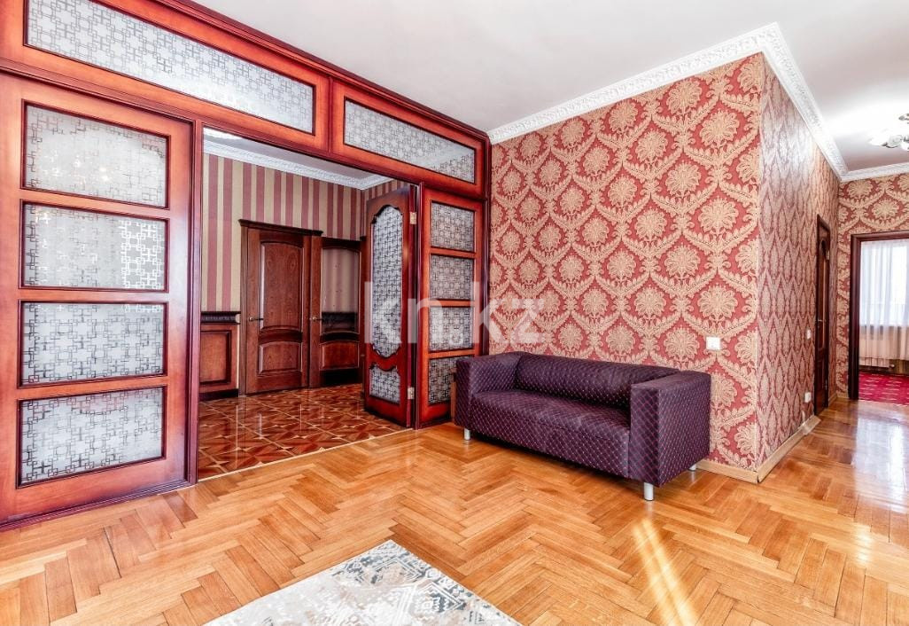Аренда 3-комнатной квартиры посуточно, 130 м², ул. Кунаева, дом  35 - пр. Мангилик Ел в Астане - фото 4