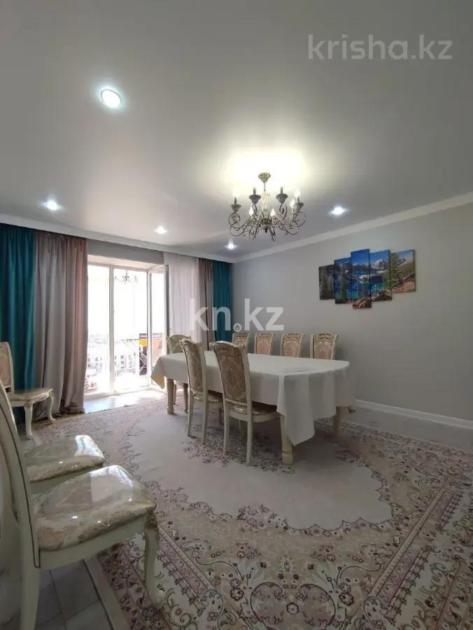 Продажа 4-комнатной квартиры, 110 м², ул. Муканова в Караганде