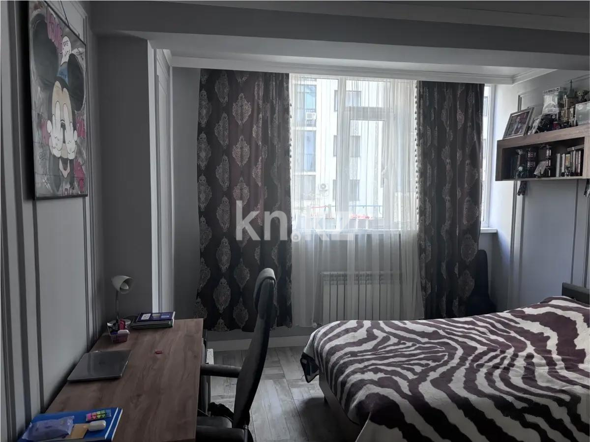 Продажа 4-комнатной квартиры, 96 м², ул. Толе би, дом  285/8 в Алматы