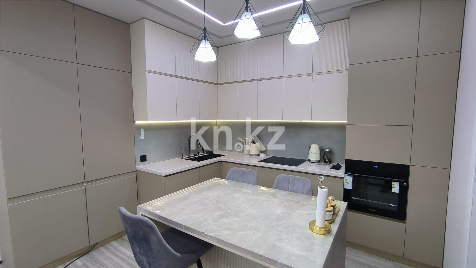 Продажа 4-комнатной квартиры, 107 м², ул. Муканова в Караганде - фото 6