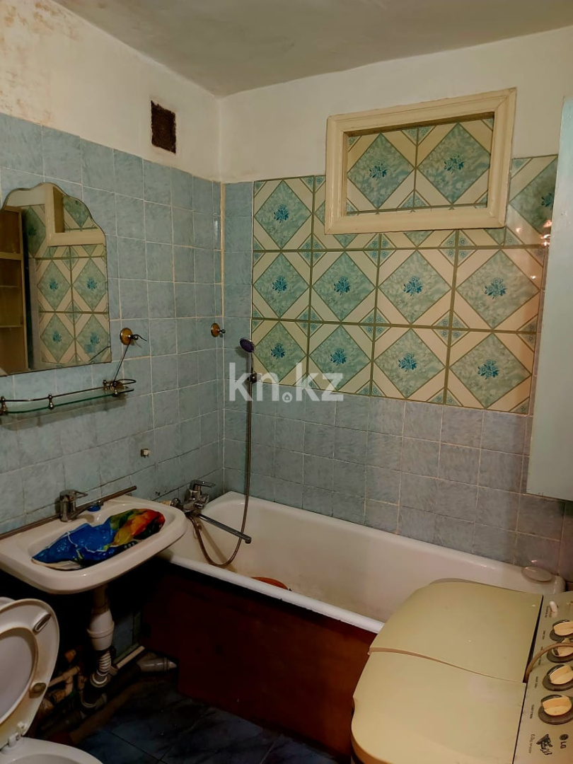 Продажа 2-комнатной квартиры, 41.5 м², 12 мкр. в Караганде - фото 8