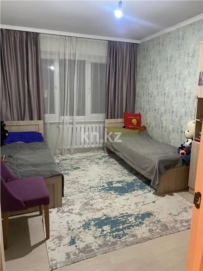 Продажа 3-комнатной квартиры, 68 м², мкр-н Аксай-3, дом  12 в Алматы - фото 3