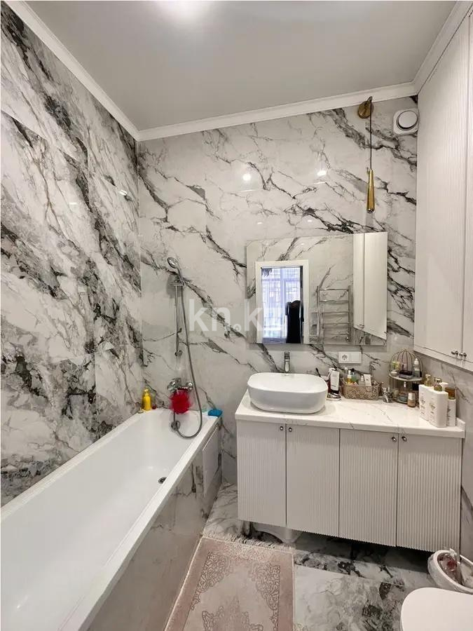 Продажа 5-комнатной квартиры, 160 м², ул. Муканова, дом  41/24 в Караганде - фото 7