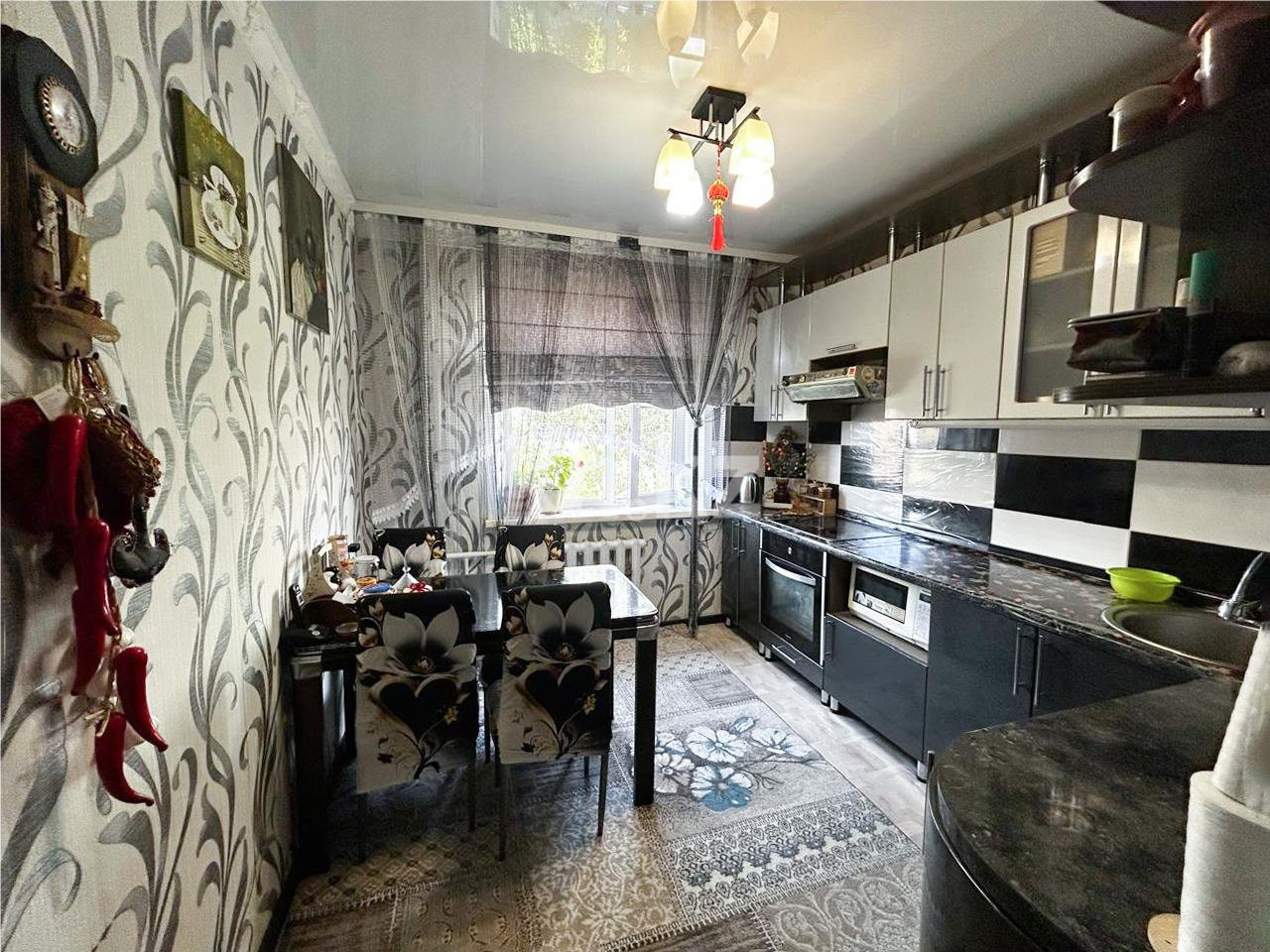 Продажа 4-комнатной квартиры, 79 м², ул. Язева в Караганде - фото 10