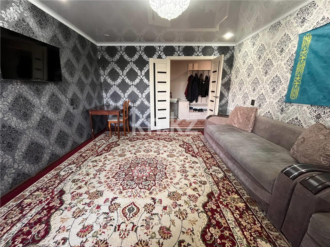 Продажа 4-комнатной квартиры, 75 м², пр. Республики, дом  18 в Караганде - фото 2