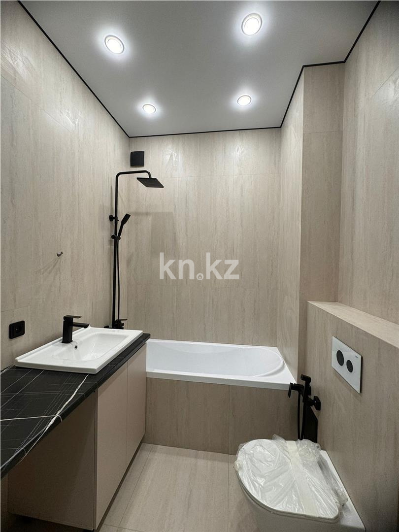 Продажа 3-комнатной квартиры, 70 м², ул. Муканова в Караганде - фото 9