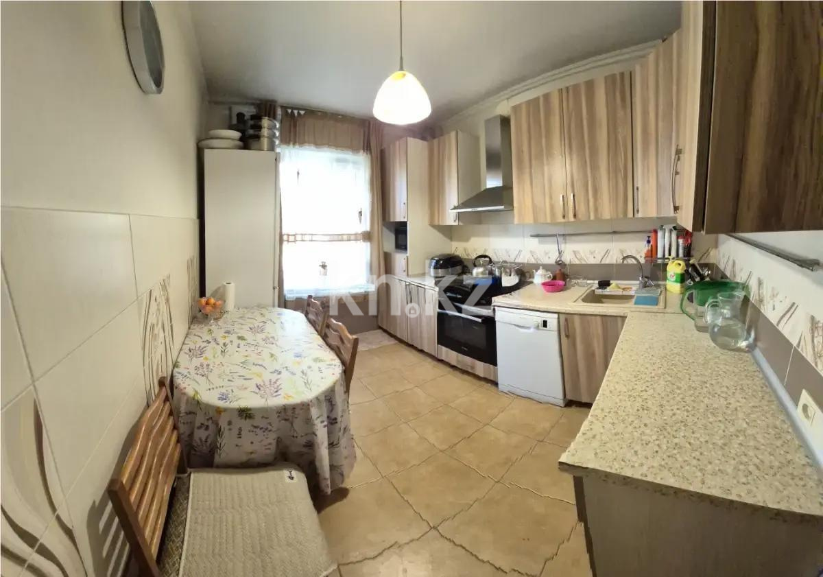 Продажа 3-комнатной квартиры, 73 м², ул. Желтоксан, дом  27 в Алматы - фото 4