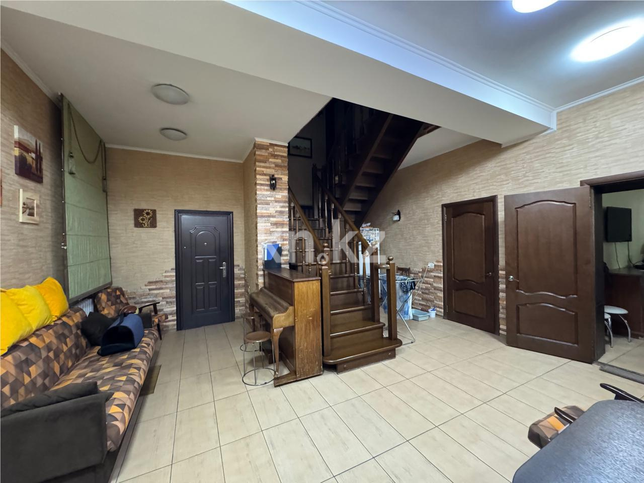 Продажа 7-комнатного дома, 302 м², ул. Жұмабек Тәшенов в Темиртау - фото 2