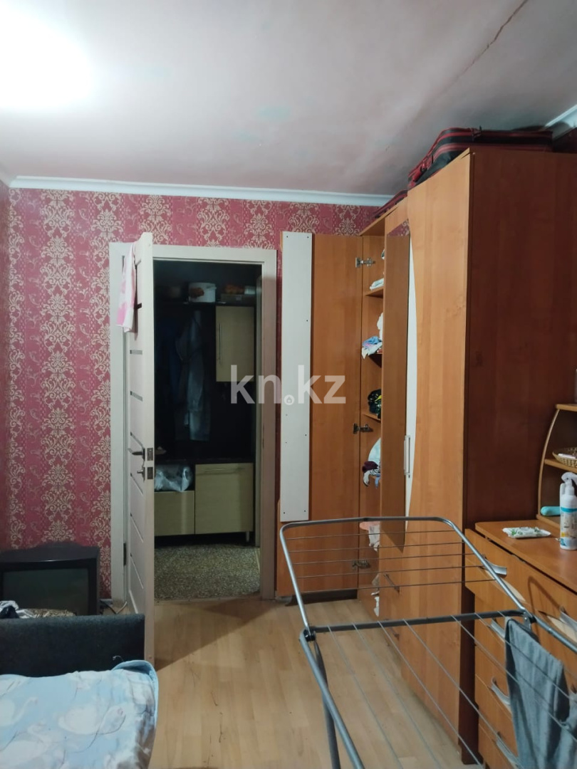 Продажа 3-комнатной квартиры, 60 м², 13 мкр-н, дом  21 в Караганде