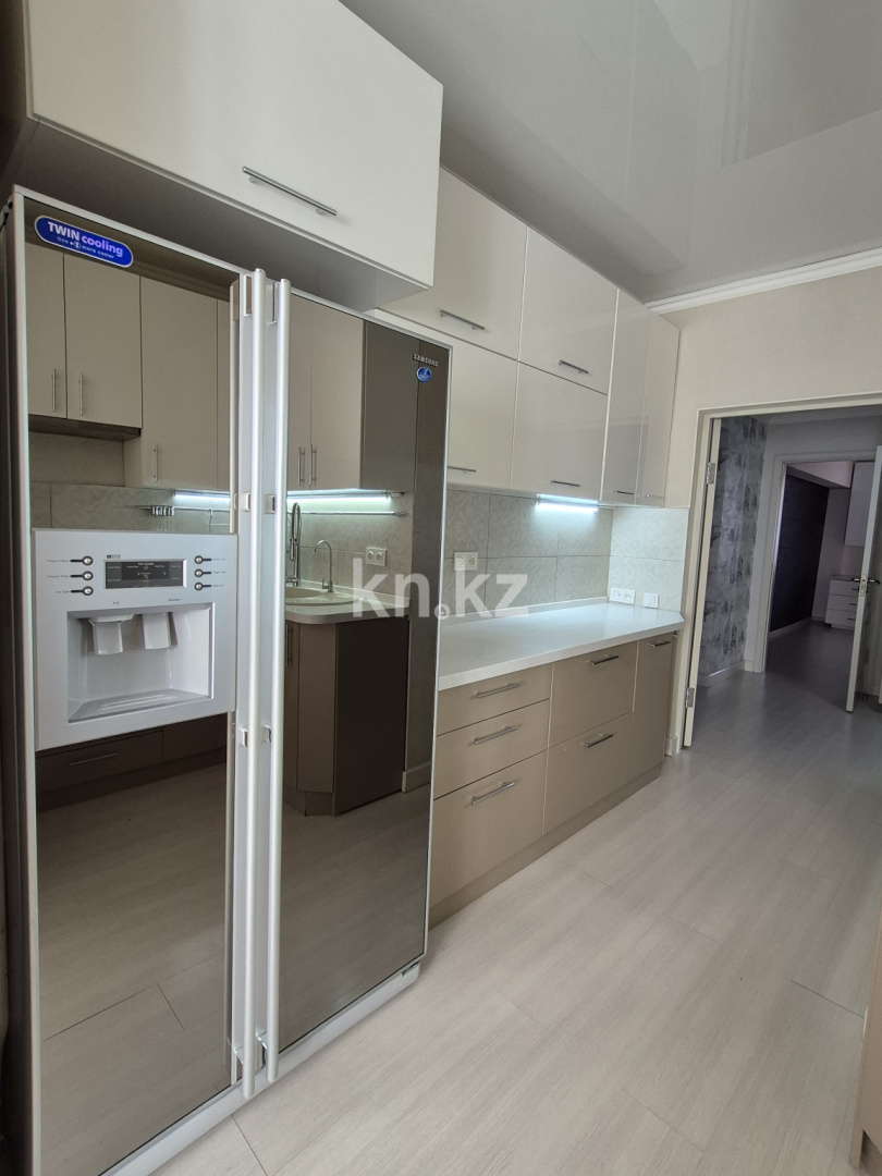 Продажа 4-комнатной квартиры, 94.8 м², пр. Достык, дом  103/40 - ул. Госпитальная в Алматы