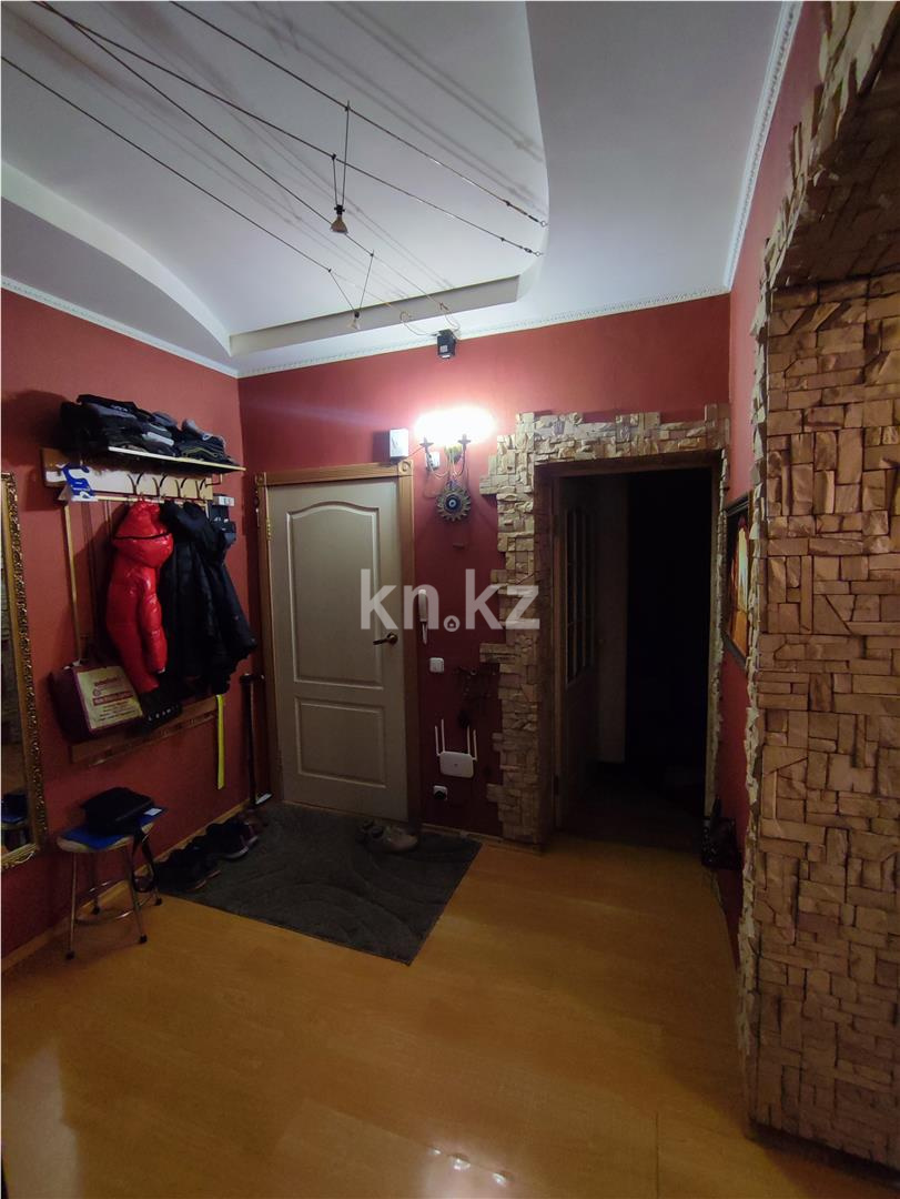 Продажа 3-комнатной квартиры, 76 м², ул. Мустафина в Караганде - фото 9