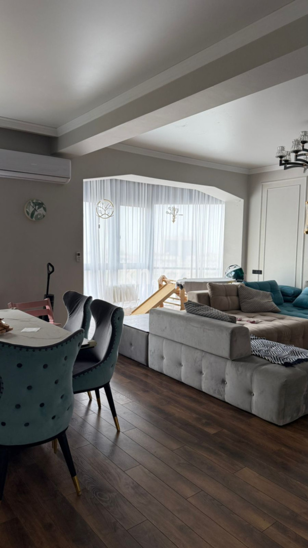 Продажа 3-комнатной квартиры, 157 м², ул. Снегина, дом  33а в Алматы - фото 2