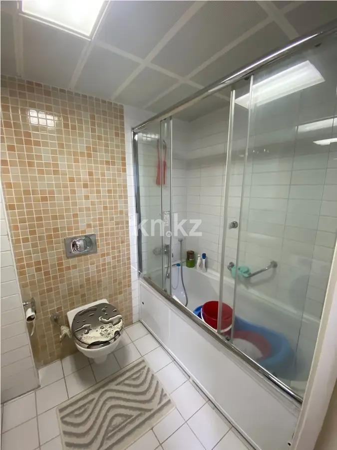 Продажа 2-комнатной квартиры, 65.8 м² в Алматы - фото 4