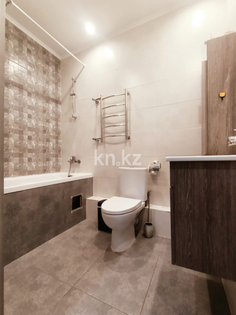 Продажа 4-комнатной квартиры, 129.4 м², ул. Кенесары хана в Алматы - фото 37