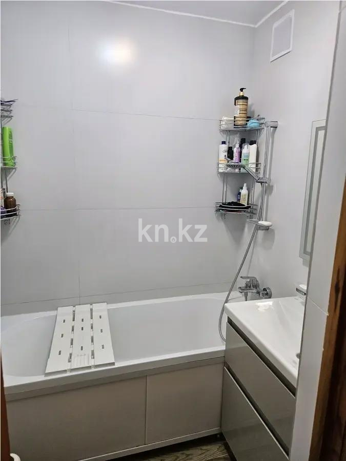 Продажа 3-комнатной квартиры, 64.9 м², ул. Куйши Дина, дом  46/2 в Астане - фото 5