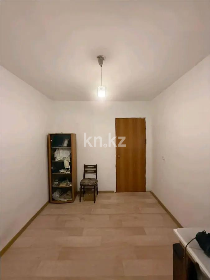 Продажа 4-комнатной квартиры, 74 м², пр. Республики, дом  32 в Караганде - фото 4