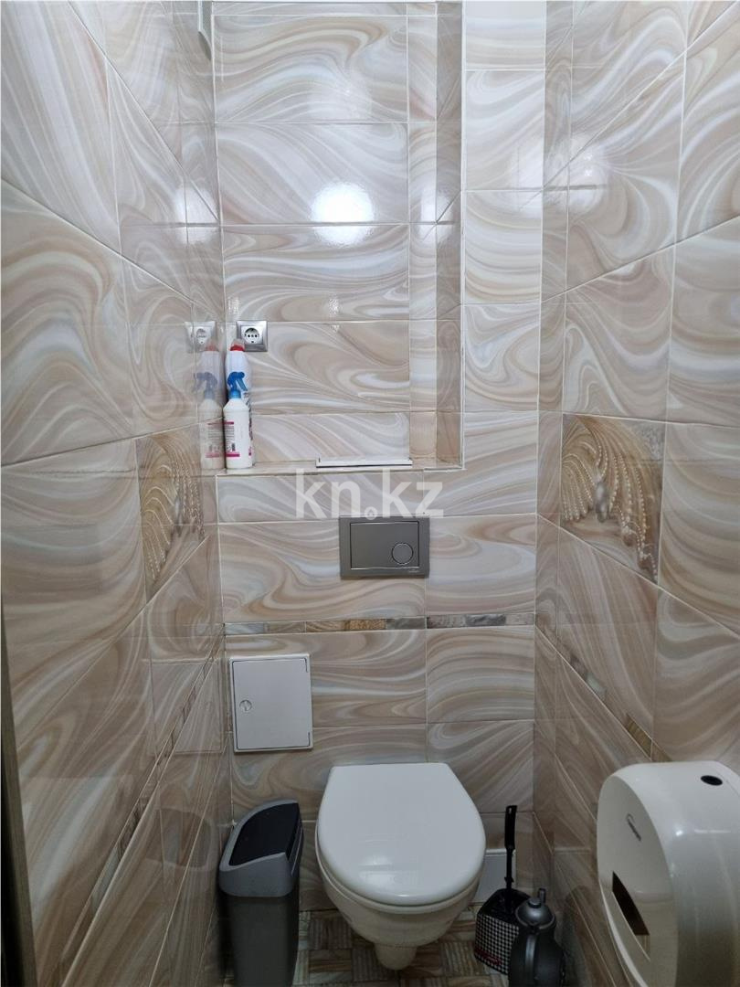 Продажа 4-комнатной квартиры, 90 м², ул. Дюсембекова, дом  4 в Караганде - фото 12