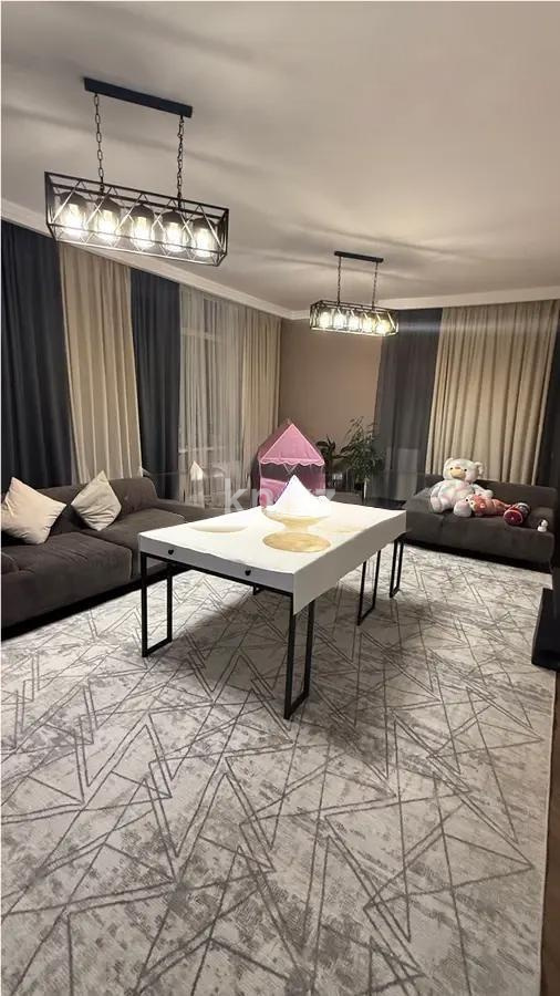 Продажа 4-комнатной квартиры, 114 м², пр. Кабанбай батыра, дом  49а в Астане