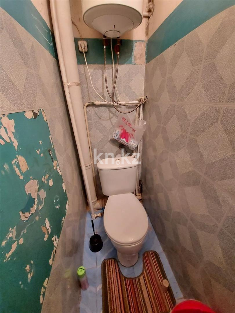 Продажа 3-комнатной квартиры, 63 м², мкр-н 15, дом  2 в Караганде - фото 10