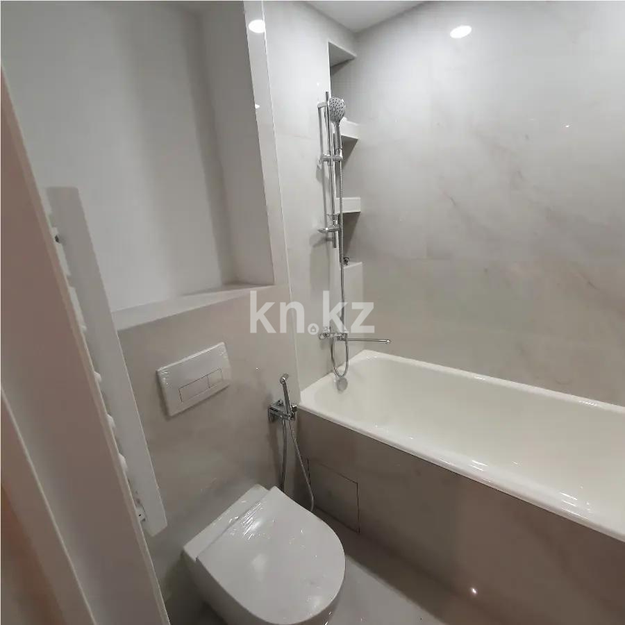 Продажа 3-комнатной квартиры, 67.4 м² в Алматы - фото 4