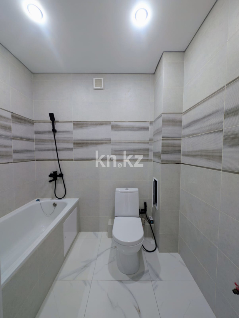 Продажа 3-комнатной квартиры, 97 м² в Уральске - фото 18