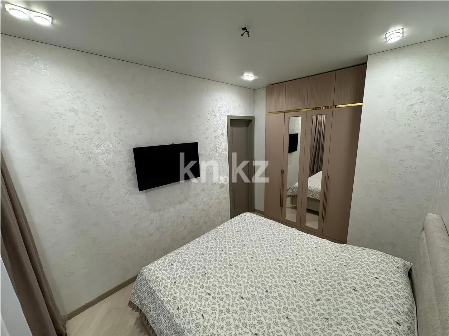 Продажа 3-комнатной квартиры, 97 м², ул. Букетова, дом  3/2 в Караганде - фото 6