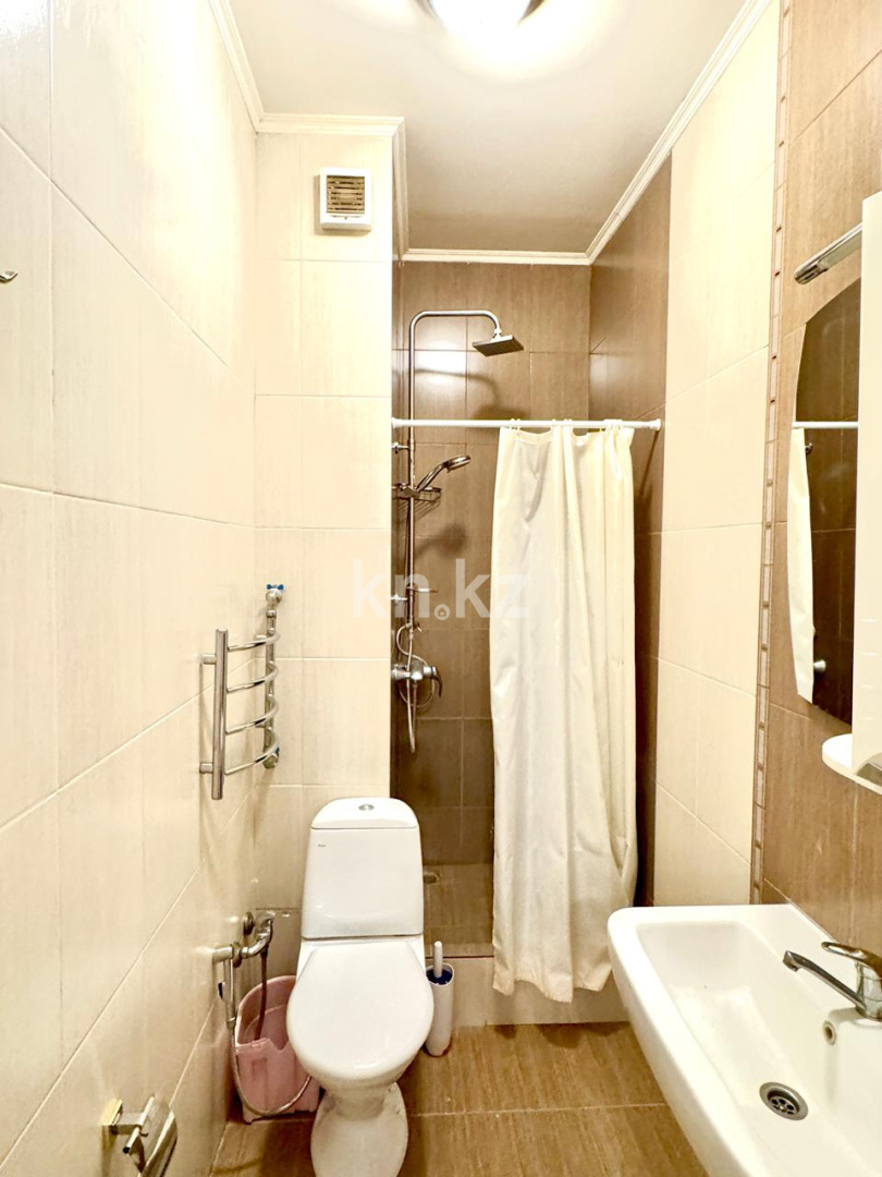 Продажа 3-комнатной квартиры, 130 м², ул. Достык, дом  13 в Астане - фото 14