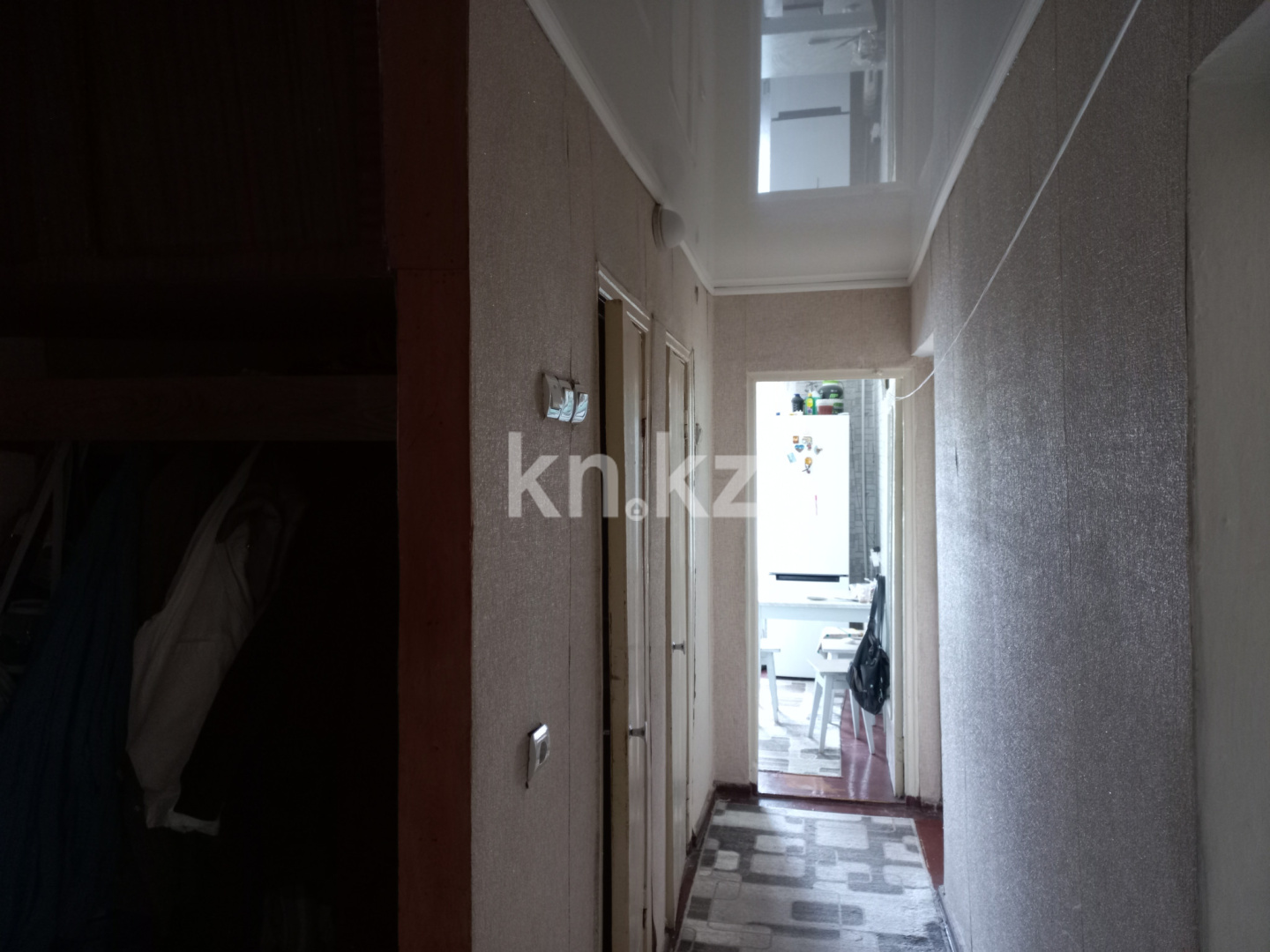 Продажа 3-комнатной квартиры, 60 м², ул. Ержанова, дом  46 в Караганде - фото 2