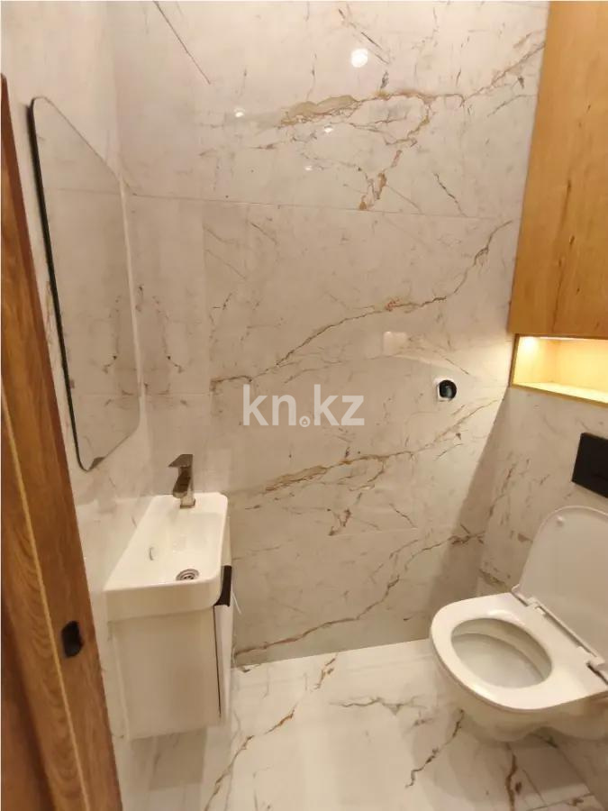 Продажа 3-комнатной квартиры, 76 м², ул. Букетова, дом  3/2 в Караганде - фото 4