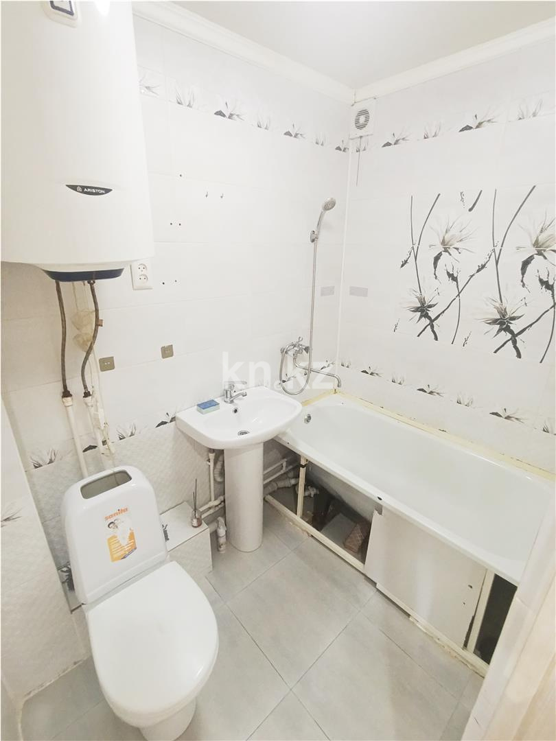 Продажа 3-комнатной квартиры, 62 м², мкр-н 23 в Караганде - фото 12