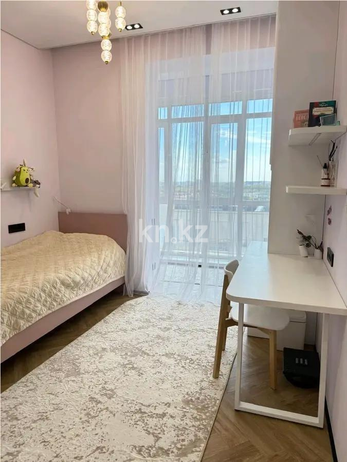 Продажа 5-комнатной квартиры, 131 м², ул. Райымбек батыра, дом  54 в Астане - фото 3