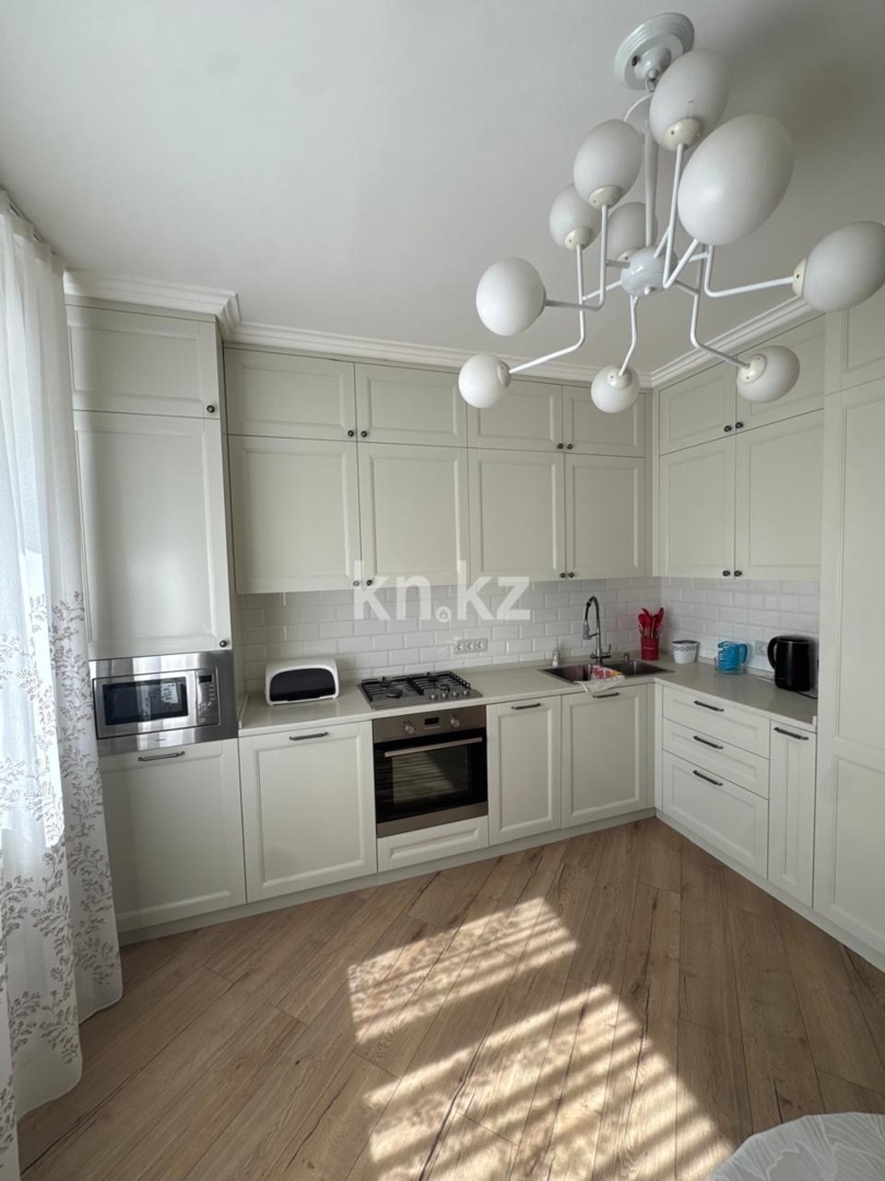 Аренда 3-комнатной квартиры, 110 м² в Астане