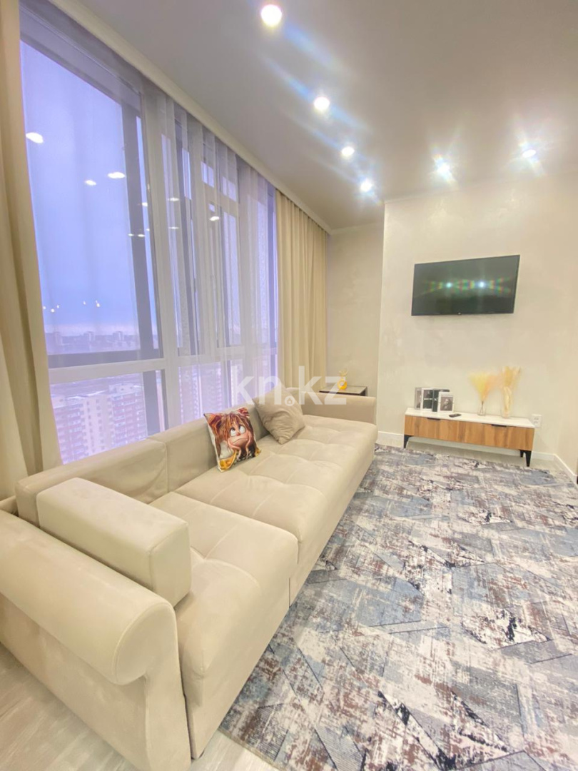 Продажа 2-комнатной квартиры, 44 м², пр. Шахтеров, дом  52б в Караганде - фото 2