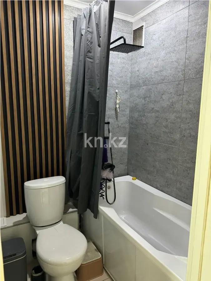 Продажа 5-комнатной квартиры, 86 м², 2 квартал, дом  26 в Караганде - фото 5