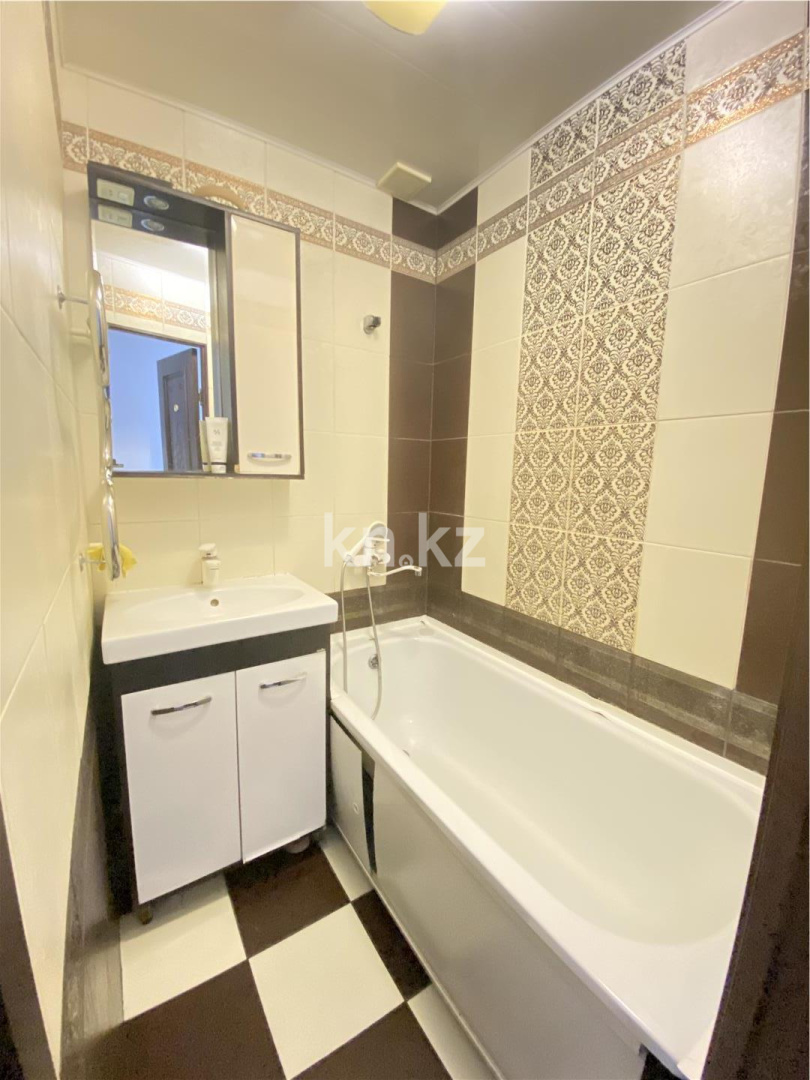 Продажа 3-комнатной квартиры, 61 м², ул. Дюсембекова в Караганде - фото 10