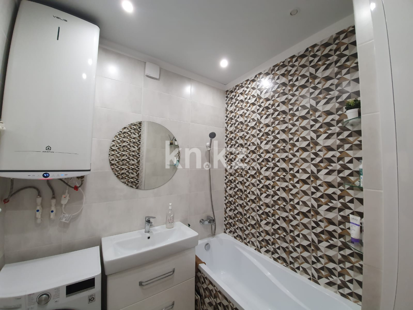 Продажа 3-комнатной квартиры, 90 м², пр. Сейфуллина, дом  10 в Караганде - фото 18