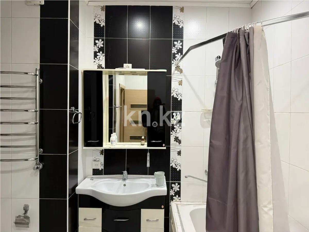 Продажа 2-комнатной квартиры, 60 м², пр. Абая, дом  150/230 в Алматы - фото 3