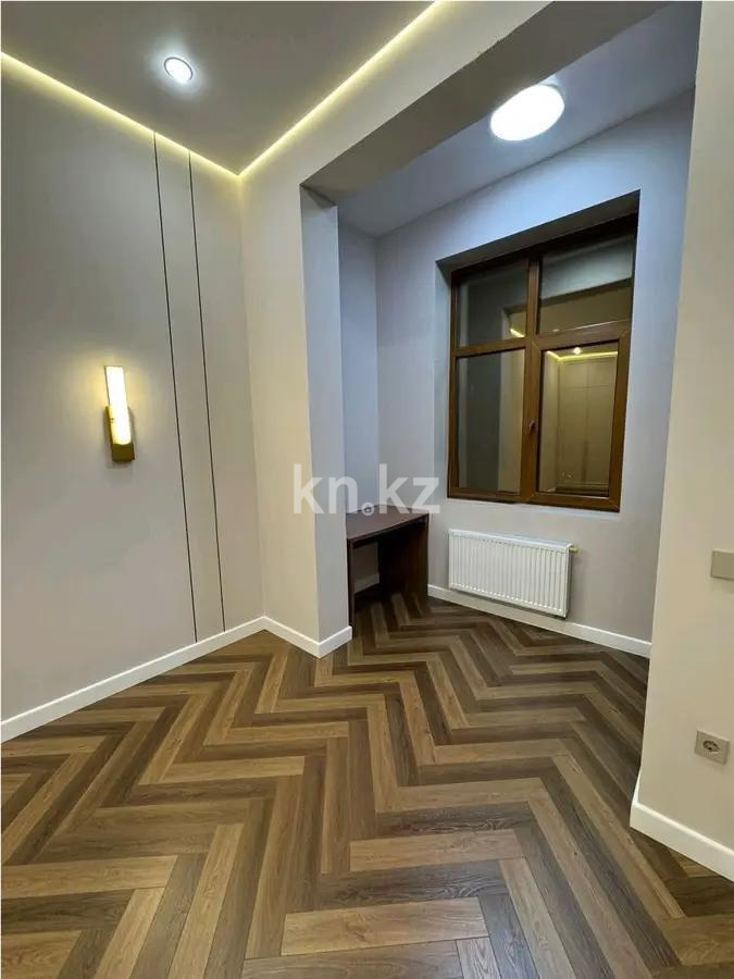 Продажа 3-комнатной квартиры, 72 м², ул. Акмешит, дом  19/7 в Астане