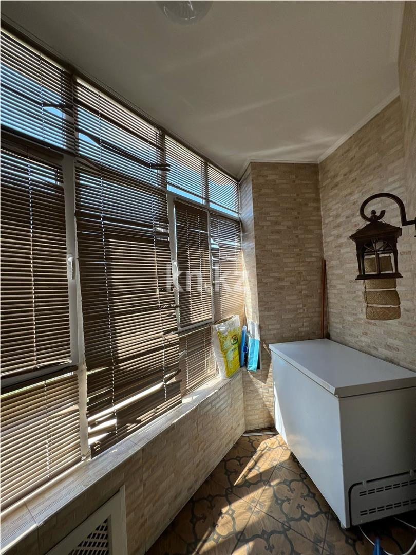 Продажа 3-комнатной квартиры, 127 м², ул. Аманжолова, дом  96/1 в Караганде - фото 11