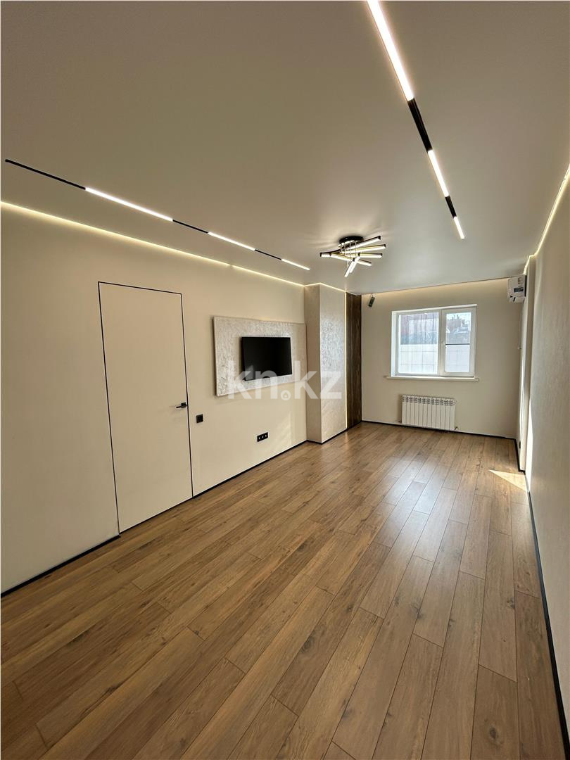 Продажа 3-комнатной квартиры, 83 м², ул. Муканова в Караганде