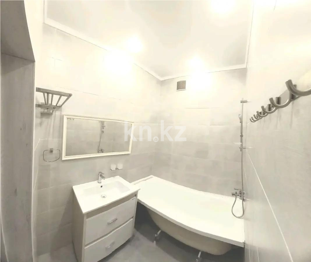 Продажа 3-комнатной квартиры, 90 м², ул. Муканова, дом  49/11 в Караганде - фото 5