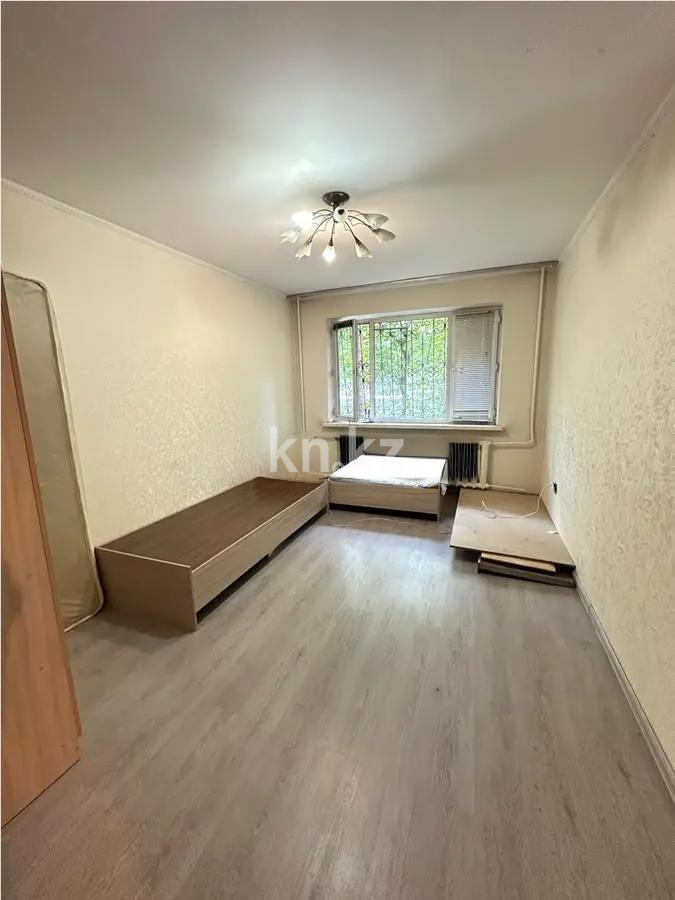 Продажа 3-комнатной квартиры, 58 м², 4 мкр., дом  8 в Алматы