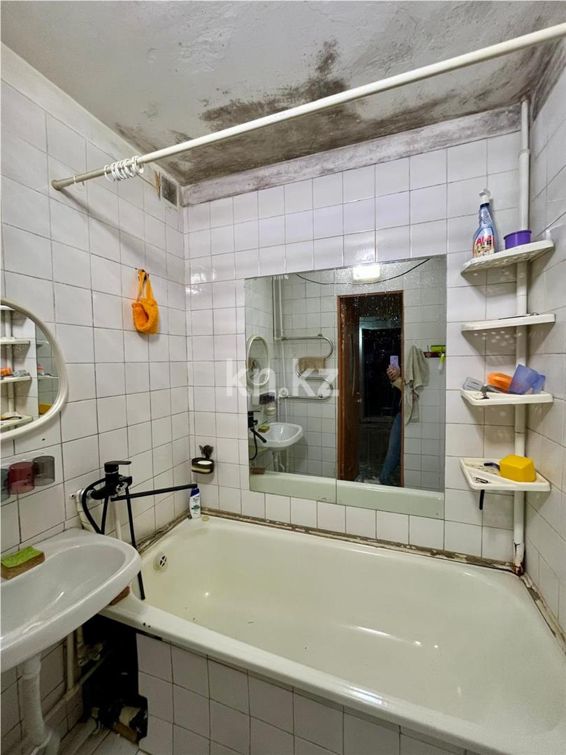 Продажа 3-комнатной квартиры, 63 м², ул. Жекибаева в Караганде - фото 10