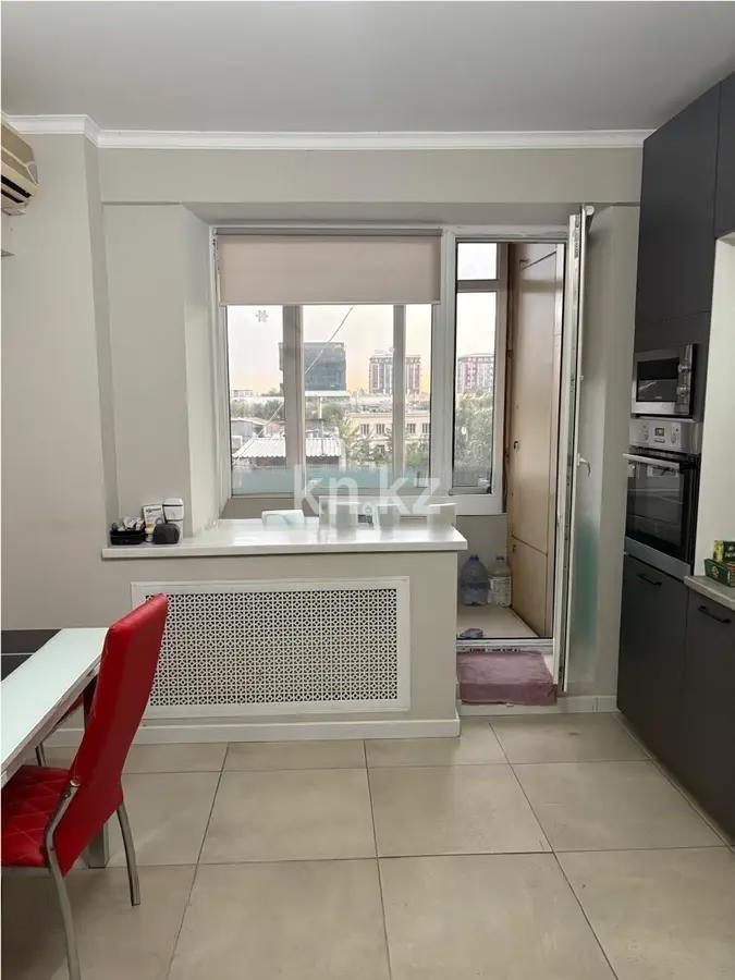 Продажа 4-комнатной квартиры, 91.6 м², ул. Толе би, дом  69 в Алматы - фото 4