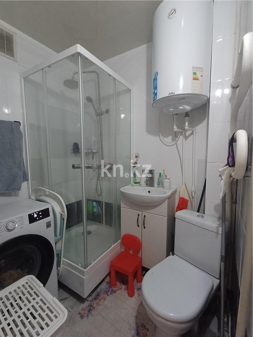 Продажа 2-комнатной квартиры, 43 м², мкр-н 12 в Караганде - фото 7