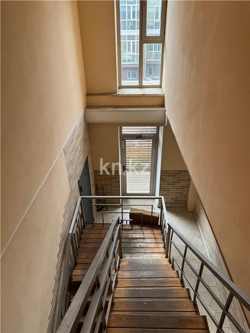 Продажа 4-комнатной квартиры, 164 м², ул. Сарсекова, дом  49 в Караганде - фото 13