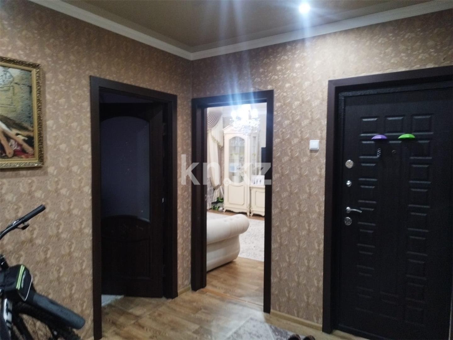 Продажа 3-комнатной квартиры, 64 м², пр. Шахтеров, дом  9 в Караганде - фото 16