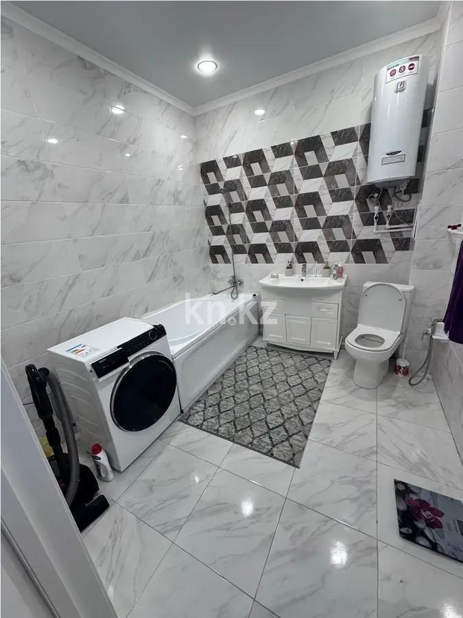 Продажа 3-комнатной квартиры, 97 м², ул. Муканова, дом  49/11 в Караганде - фото 6