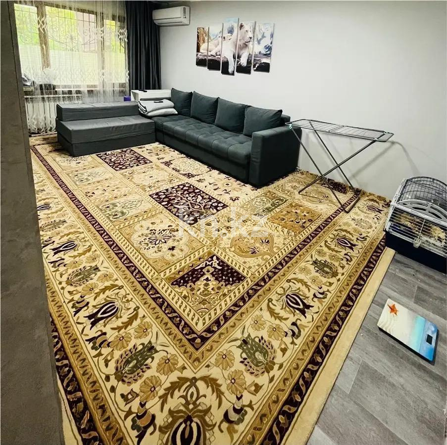 Продажа 3-комнатной квартиры, 61 м², ул. Казыбек би, дом  183 в Алматы