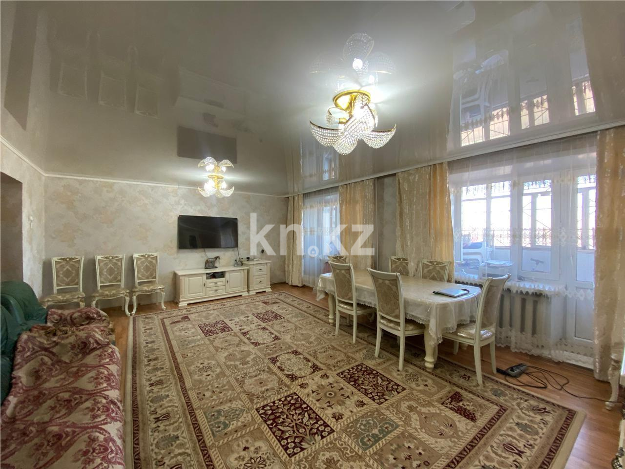 Продажа 4-комнатной квартиры, 97 м², ул. Космонавтов в Караганде - фото 2
